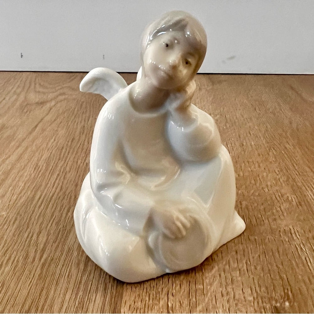 NAO Lladro Pondering Dreaming‎ Angel W/ Tambourine 4” made in Spain Old Mark Vtg